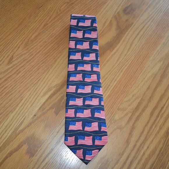 American Flag Tie - Picture 1 of 3